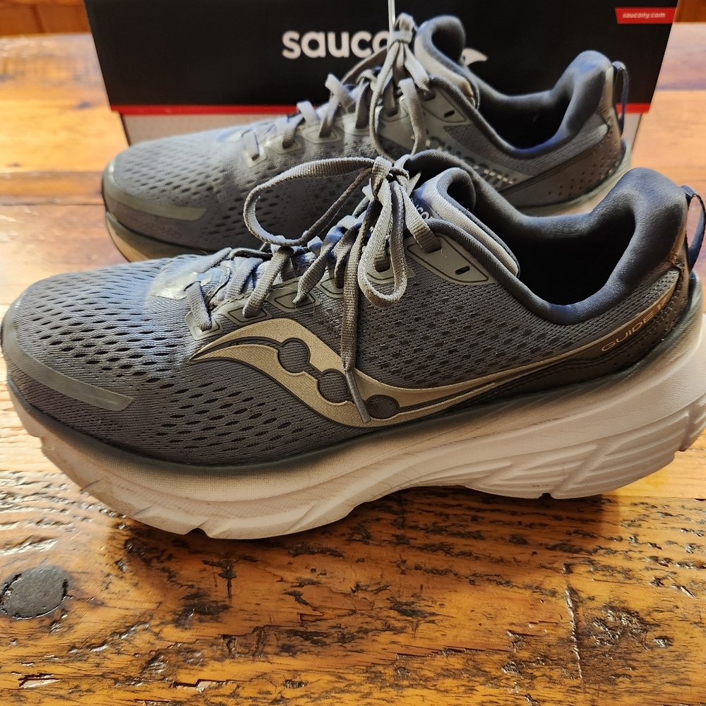 Saucony Guide 17 Men's Running Shoes Rare Sample Color Sz 11